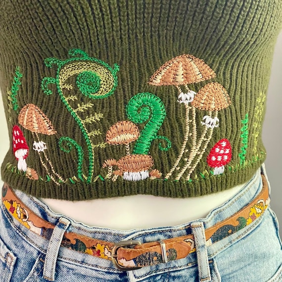 Vintage Hand Painted Mermaid Belt. Skinny Belt. Nude Painted Mermaid Waist Belt. 60s 70s Skinny Leather Belt. 60s 70s Leather Belt. XXS. XS.