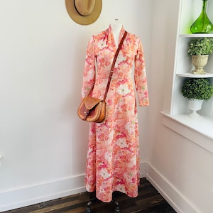 Vintage 60s 70s Maxi Dress. Peach Floral Poly Maxi Dress. Hippie Bohemian Floral Maxi Dress. 70s Floral Maxi Dress. Pretty Pam Maxi Dress. L