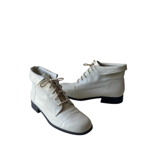 Vintage St. John's Bay Cream Beige Fine Leather Ankle Boots. Cream Fold Down Lace-Up Booties. Leather Upper. Granny. Lolita. 80s. 90s. Y2K.