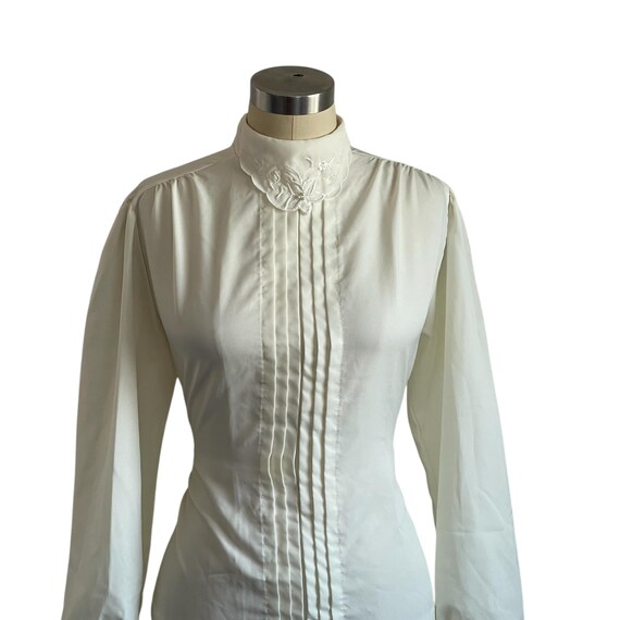 Vintage Angela Pellino Ivory White Pleated Blouse. Cream White Ribbed Victorian Top. Cuffed Sleeves. Prairiecore. Cottagecore. 70s. 1970s.