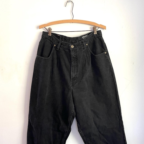 Vintage Eddie Bauer Black Denim Pants. High Waisted Mom Jeans. Eddie Bauer Denim. Pleated Waist. Baggy Fit. Pockets. 80s. 90s. 1980s. 1990s.