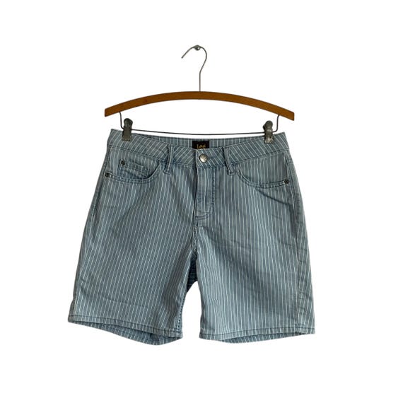 Vintage Lee Pinstripe Shorts. Womens Casual. Light Blue White Striped Summer Shorts. Pinstripes. Nautical Maritime Shorts. 80s. 1980s. 90s.