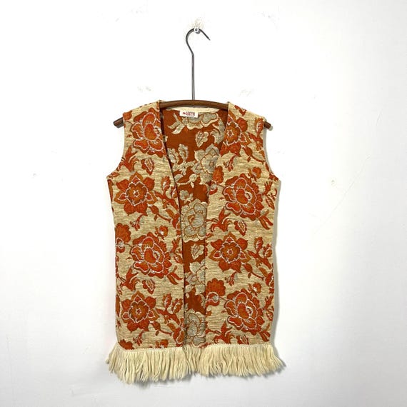 Vintage 60s 70s Floral Vest Jacket. Tapestry Fringe Flower Open Vest. Warm Colors. Boho Hippie. Textured Floral Vest Top. 60s. 70s. Bohemian