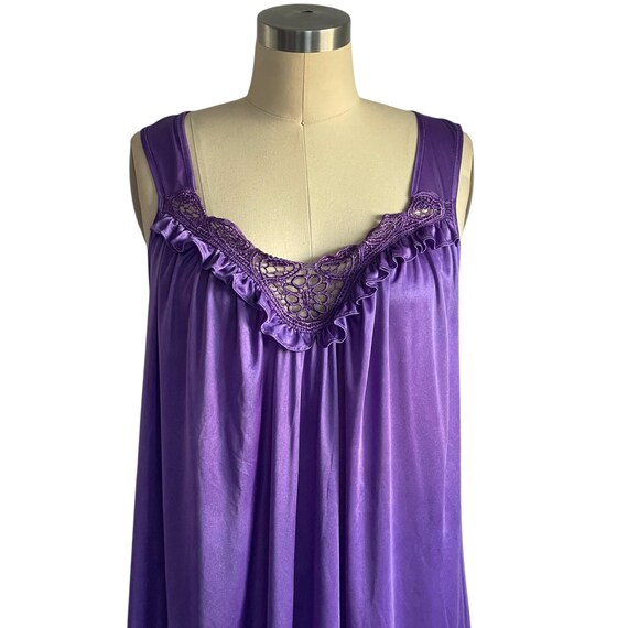 Vintage Purple Silk Maxi Night Dress. Long Bright Purple Sleeveless Satin Night Gown. Ruched Lace Neckline. 80s. 90s. 1980s. 1990s.