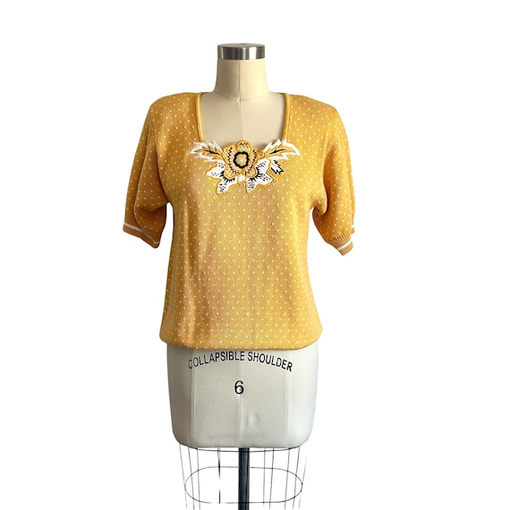 Vintage Marigold White Dotted Floral Blouse. Cottagecore Embroidered Knit Top. Spring S/S Sweater Top. 80s. 90s. Garey Petites Sweater Top.