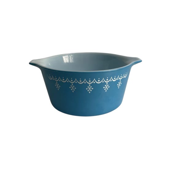 Vintage Pyrex Snowflake Garland Casserole Dish. Retro Winter Blue White Casserole Dish. Kitchenware. Cookware. Ovenware. 60s. 70s. 80s.