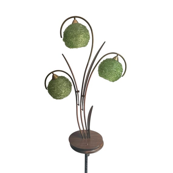 Vintage Mid Century Spaghetti String Shade Lamp. 3-Way Light. Tall Green and Brass Mod Hippie Lamp. Green Shades. Fairycore. 50s. 60s. 70s.