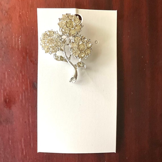 Vintage Silver Tone Rhinestone Flower Brooch Pin. Rhinestone Flowers. Vintage Tree Jewelry. Floral Brooch Pin. Unsigned. Vintage Broach Pin.