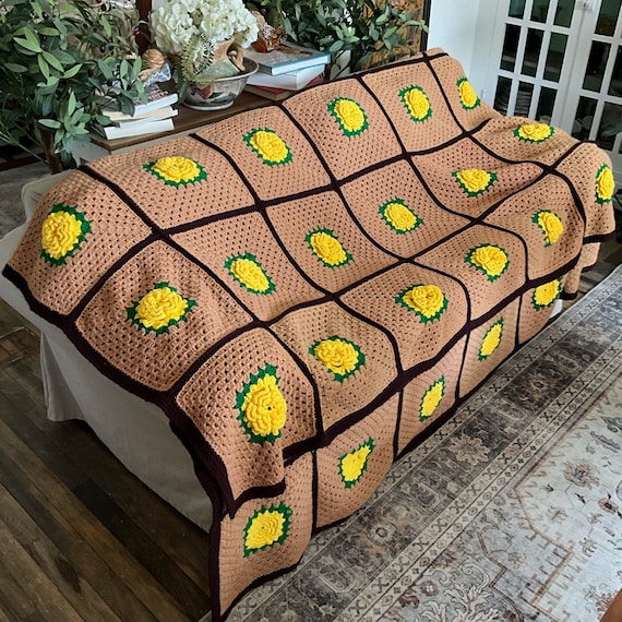 Vintage Afghan Blanket. Hippie Floral. Vintage Granny Squares Blanket. Crochet 3D Flower Afghan Blanket. Vintage Crochet Blanket. 3D Blanket