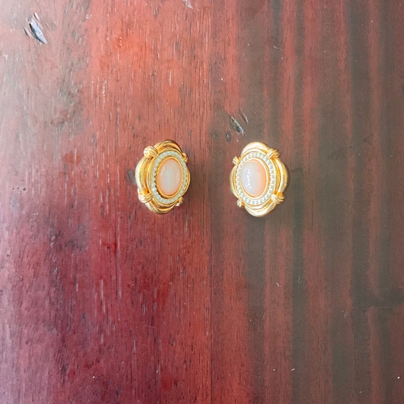 Vintage AVON Pink White and Gold Statement Earrings. Soft Pink Gemstone. Pearl Frame. Victorian Style. Clip-On Earrings. MCM. 40s. 50s. 60s.