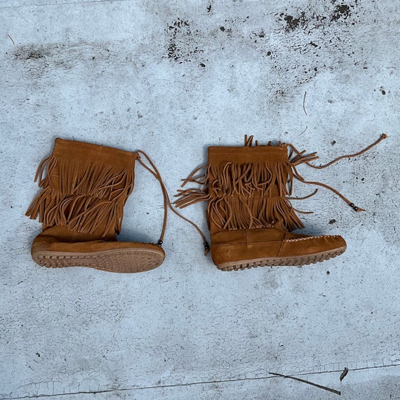 Vintage Minnetonka Brown Fringe Leather Boots. 3-Layer Boots. Faux Leather. Moccasins. Mid-Calf Length. Tan Shoes. 90s. 1990s. Y2K. 2000s.