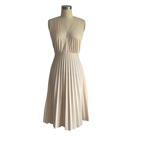 Vintage Cream Pleated Midi V-Neck Dress. Cream Beige Silk Plaited Mid-Length Cocktail Dress. Unbranded. Formal. Elegant. 70s. 80s. 90s. Y2K.