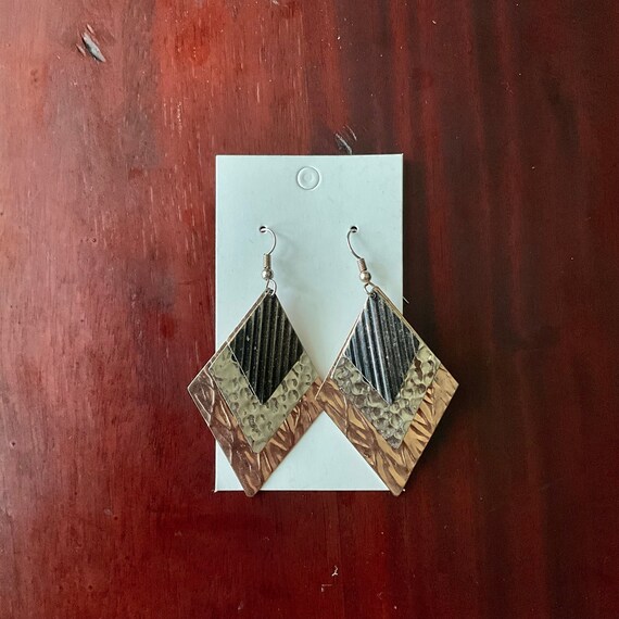 Vintage Triple Layer Diamond-Shaped Dangle Drop Earrings. Post Wire Earrings. Party Style. Black. Silver. Brass. Art Deco Style. 80s. 90s.
