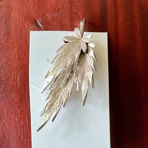 Vintage Wheat Leaf Brooch Pin. Metallic Jewelry. Branch Pin. Coro Style. Trifari Style. Textured Jewelry. Silver Pin. 70s 80s 90s Jewelry.