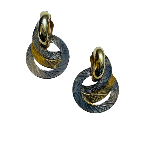 Vintage Gold and Silver Textured Clip-On Earrings. Hurricane Hoop Clip-On Earrings. Goldtone. Silvertone. 80s 90s Mod Party Glam. 80s. 90s.