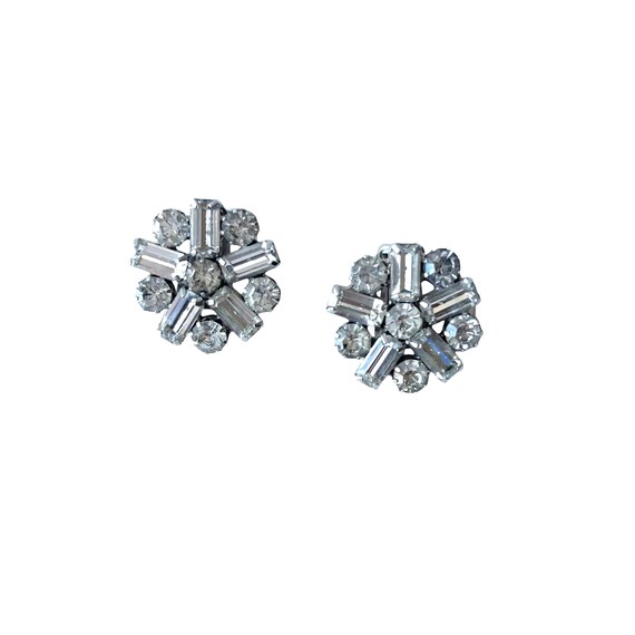 Vintage Weiss Rhinestone Crystal Flower Clip-On Earrings. Silvertone Crystal Earrings. Rectangle Circle Cut Crystals. 50s 60s 70s. Signed.