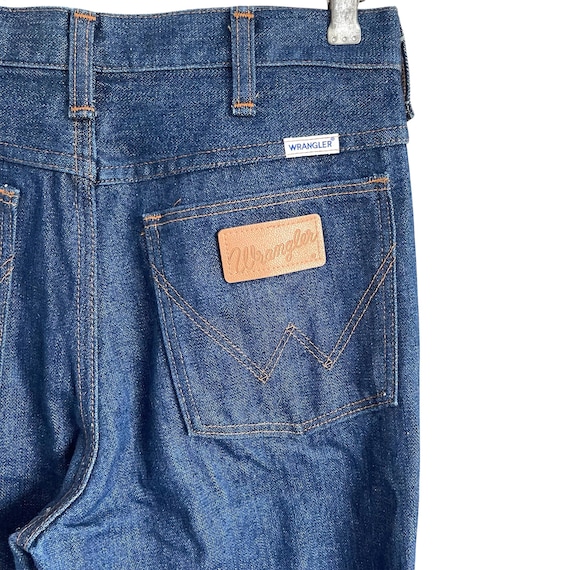 Vintage Wrangler Blue Bell Bottom Jeans. Bright Blue Denim Flared Pants. Brown Tab. Flare Legs. Bootcut. Casual. Hippie. 70s. 1970s.