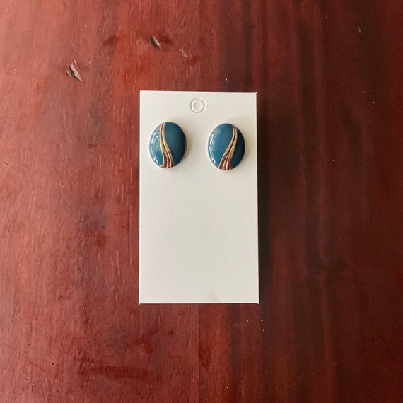 Vintage Turquoise Blue Oval Earrings. Enamel Post Earrings. Goldtone Accent and Metal. Art Deco Style. Teal Blue. 60s. 70s. 80s.