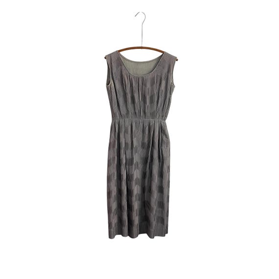 Vintage Gray Rippled Sleeveless Midi Dress. Gray MCM Pleated Fit and Flare Maxi Dress. Textured Pleated Design. Hidden Pocket. 50s. 60s.