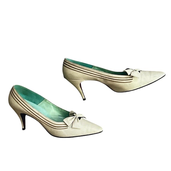 Vintage Win-Debs Ivory Leather Heels. 50s 60s Pointy Heels Shoes. Pinup Bowtie Dress Heels Shoes. Toe Cleavage Bow Heels Shoes. Pinstriped.