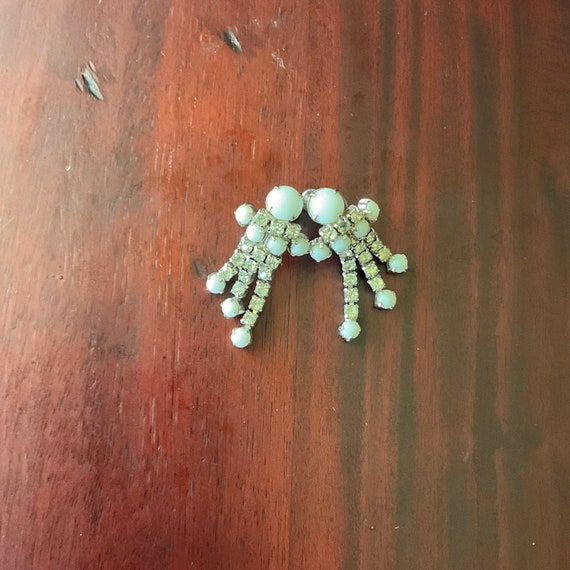 Vintage White Rhinestone Dangle Drop Earrings. Screw Back Earrings. Fancy. Formal. Silvertone. MCM. Milk White. 60s. 1960s. Unsigned.