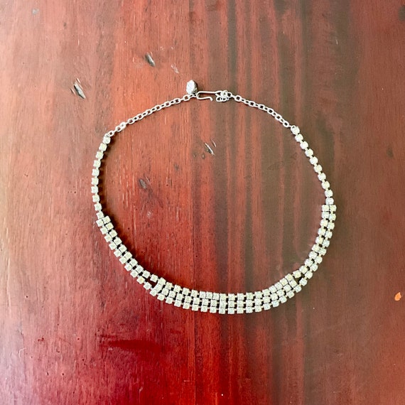 Vintage Rhinestone Diamond Choker Necklace. Clear Silvertone Choker Necklace. Formal. Glam. Mid Century. Cocktail Party. 30s. 40s. 50s. 60s.