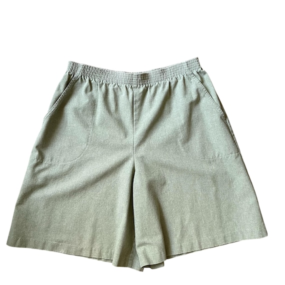 Vintage 80s 90s Olive Casual Shorts. Stretch Waist. Pockets. Olive Green Cottage Core High Waist Dress Shorts. Plus Size Womens Shorts.