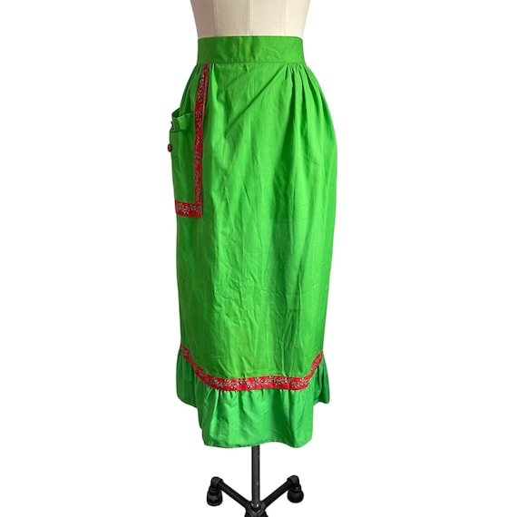Vintage Green and Red Maxi Half Apron Skirt. Bright Two-Color Cottagecore Apron. Plant Pattern. Mod. 60s. 70s. 80s. 1960s. 1970s. 1980s.