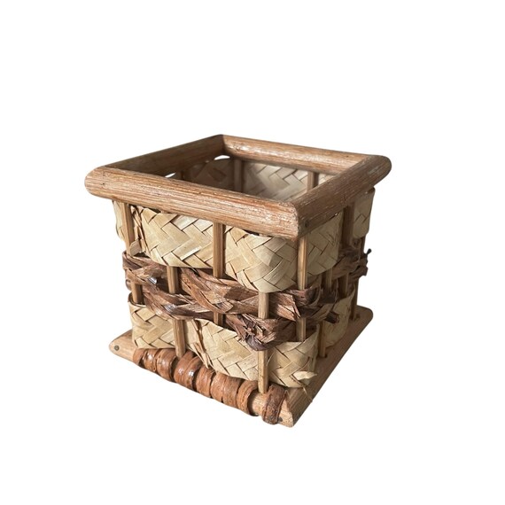 Vintage Basket Trinket Holder: Pencil, Toothbrush, Small Trinkets, Wicker Storage, Wicker Basket, Rattan Basket, Cottage Decor.