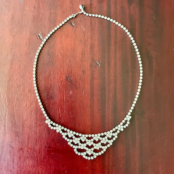 Vintage Carrie Crystal Necklace. Rhinestone Scalloped Necklace. Clear Diamond Necklace. Bridal. Elegant. Mid Century. 20s. 40s. 50s. 60s.