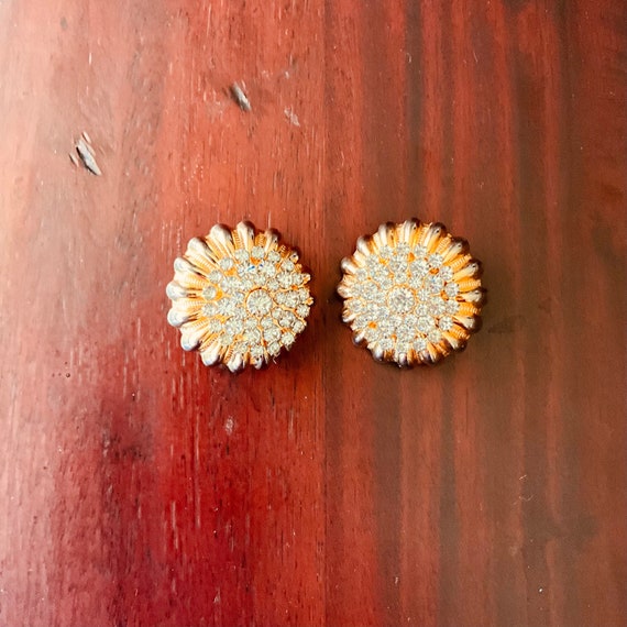 Vintage Rhinestone Clip-On Earrings. Big Flower Earrings. Rhinestones. Elegant. Glam. Costume Clip On. Unsigned. MCM Style. 50s. 60s. 70s.