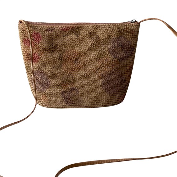 Vintage Multicolor Floral Straw Crossbody Purse. Colorful Flower Woven Straw Bag. Zipper Closure. Spring. Summer. Boho. Hippie. 80s. 90s.
