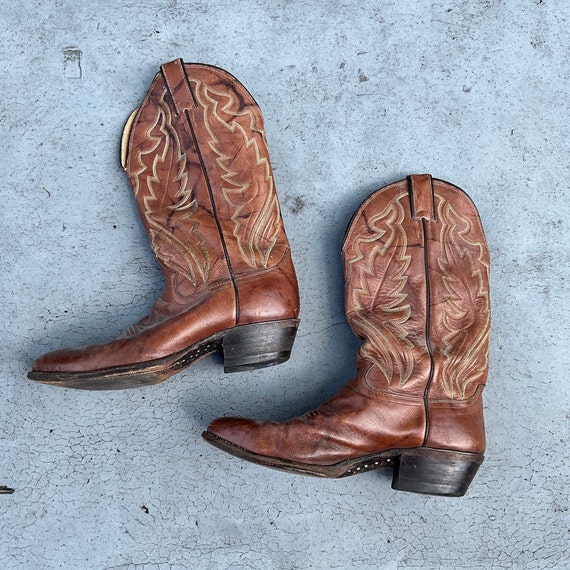 Vintage Western Brown Leather Cowboy Boots. Mid-Calf Leather Boots. Western Campus Stitching. Dark Tan. Men's. 40s. 50s. 60s. 70s. 80s.