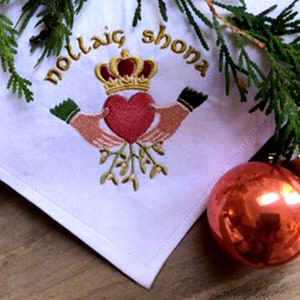 CHRISTMAS CLADDAGH. 2 Sizes...  Christmas Machine Embroidery Designs