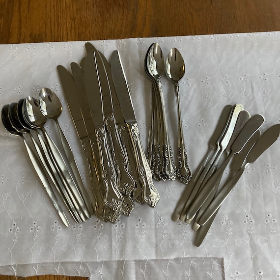 Vintage Oneida Stainless Steel Mismatched Tea Spoons- Set of 6