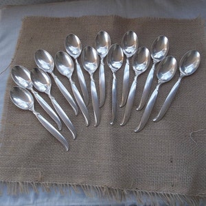 14 FLAIR Silver Plate Spoons Vintage Flatware Silverplate Flatware Wedding Decorations Table Decor Mid Century French Country 14 Teaspoons