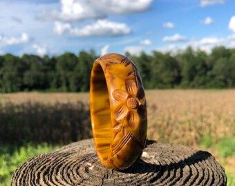 Carved Bakelite Bangle Bracelet - Mid Century Jewelry - Tested