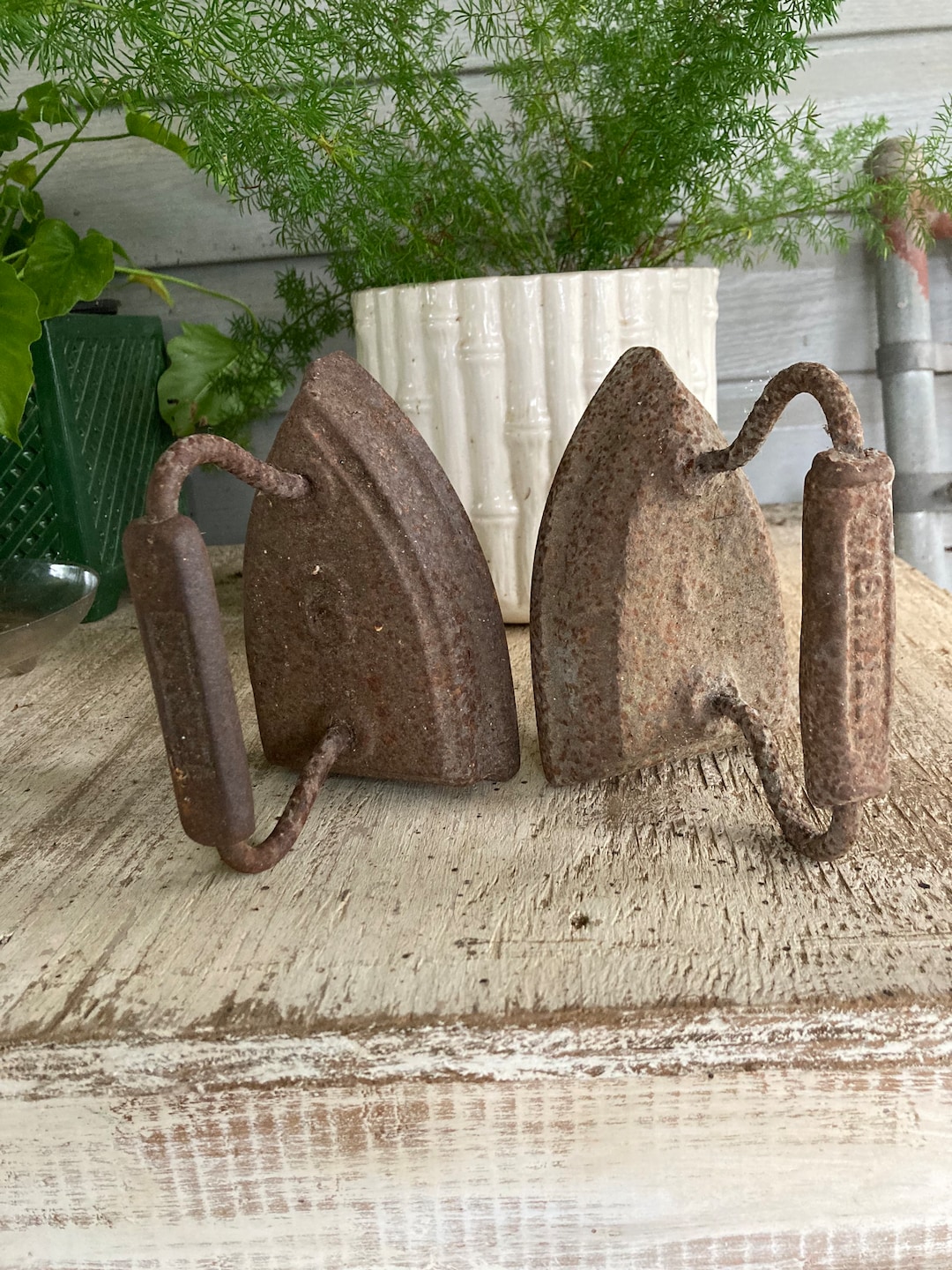 Primitive Iron Vintage Irons Cast Iron Tool Iron to Press Laundry