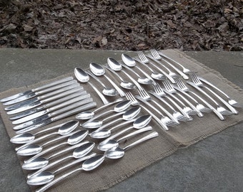 Vintage Rogers Silverplate Flatware Set - Gracious Pattern - Service for 8 - 48 Pieces