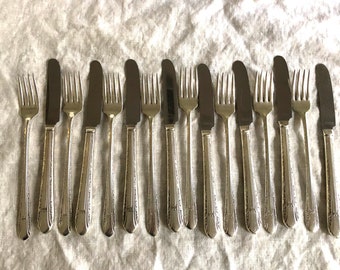 Vintage REGENT Silver Plate Flatware Set of 16 Silver Knives Forks Wedding Decoration Table Decor Art Deco French Country Set of 16