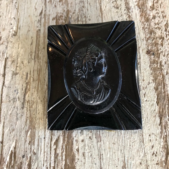 Bakelite cameo best sale brooch