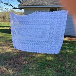 White Lace Tablecloth Vintage 48 x 72 White Lace Table Cloth Romantic Style Decor Cottage Style Linens - misshettie