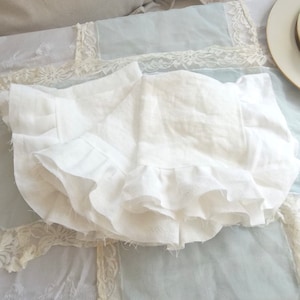 4 Ruffled Linen Napkins Ruffled Napkins Linen Dinner Napkins Torn Ruffle Napkins Ruffled Table Linens Ruffled Tablecloth 4 Napkins