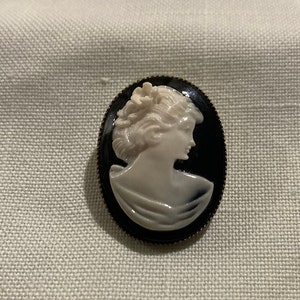 Vintage Mourning Cameo Pin Cameo Brooch Black Cameo Celluloid Cameo Very Good Condition misshettie