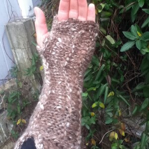 Driving Sideways fingerless gloves PDF Knitting Pattern US 10.5/6.5 mm image 2