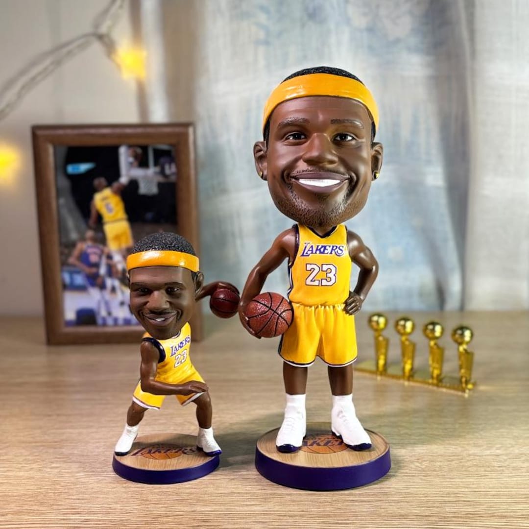 Lebron James Lakers NBA Bobblehead Christmas Gift • Iconic Shaking