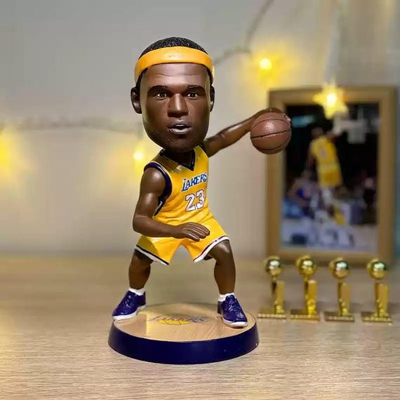 レブロン・ジェームズ レイカーズ NBA ボブルヘッド 18 cm クリスマス