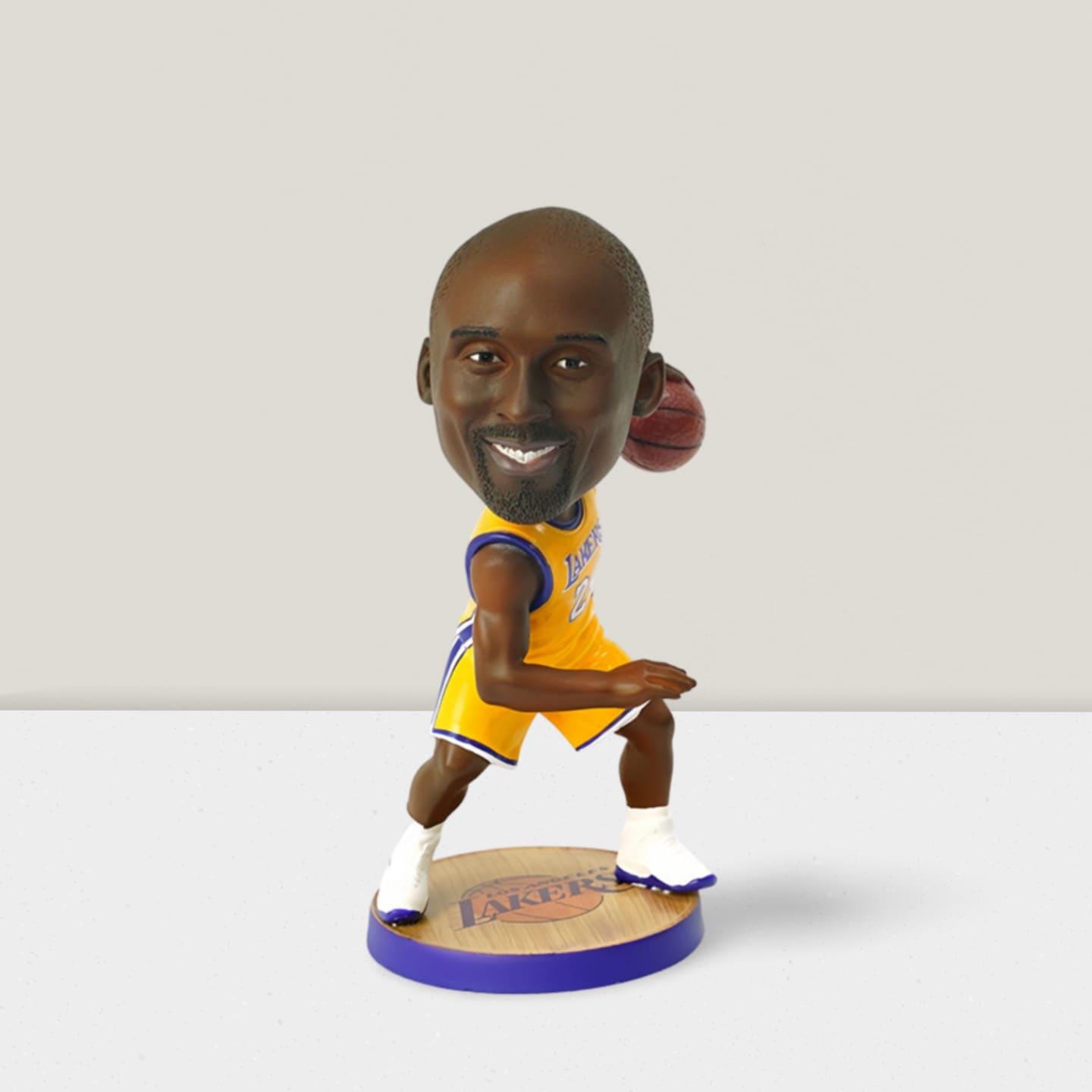 美品★コービー・ブライアント NBA レイカーズ   ボブルヘッド NBA コービーブライアント ボブルヘッド - メルカリ