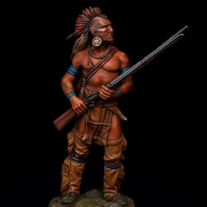 Peut inclure: Figurine détaillée d'un guerrier amérindien tenant un fusil. La figurine est peinte avec des détails réalistes, avec une crête iroquoise rouge et noire, des peintures faciales et des vêtements traditionnels bruns et beiges. Le guerrier se tient sur une petite base texturée.