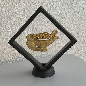 Cerf scythe VII-IV siècles. BC e dans un cadre 3D. Réplique.